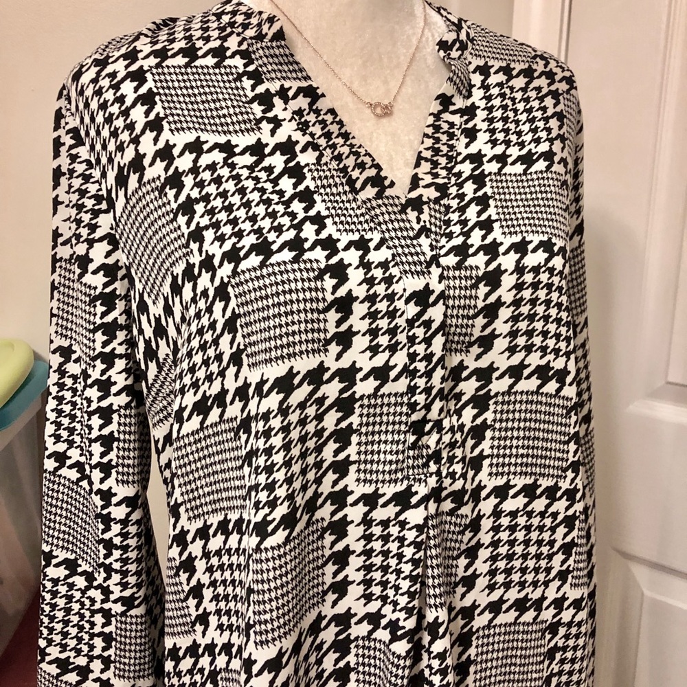 🌴 Black & White Blouse The Limited